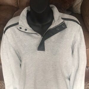 Kenneth Cole lightweight gray 1/4” zip sweater EUC size L